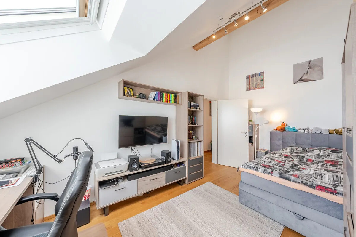 Four-room Attic Apartment "High Spirits", image 9