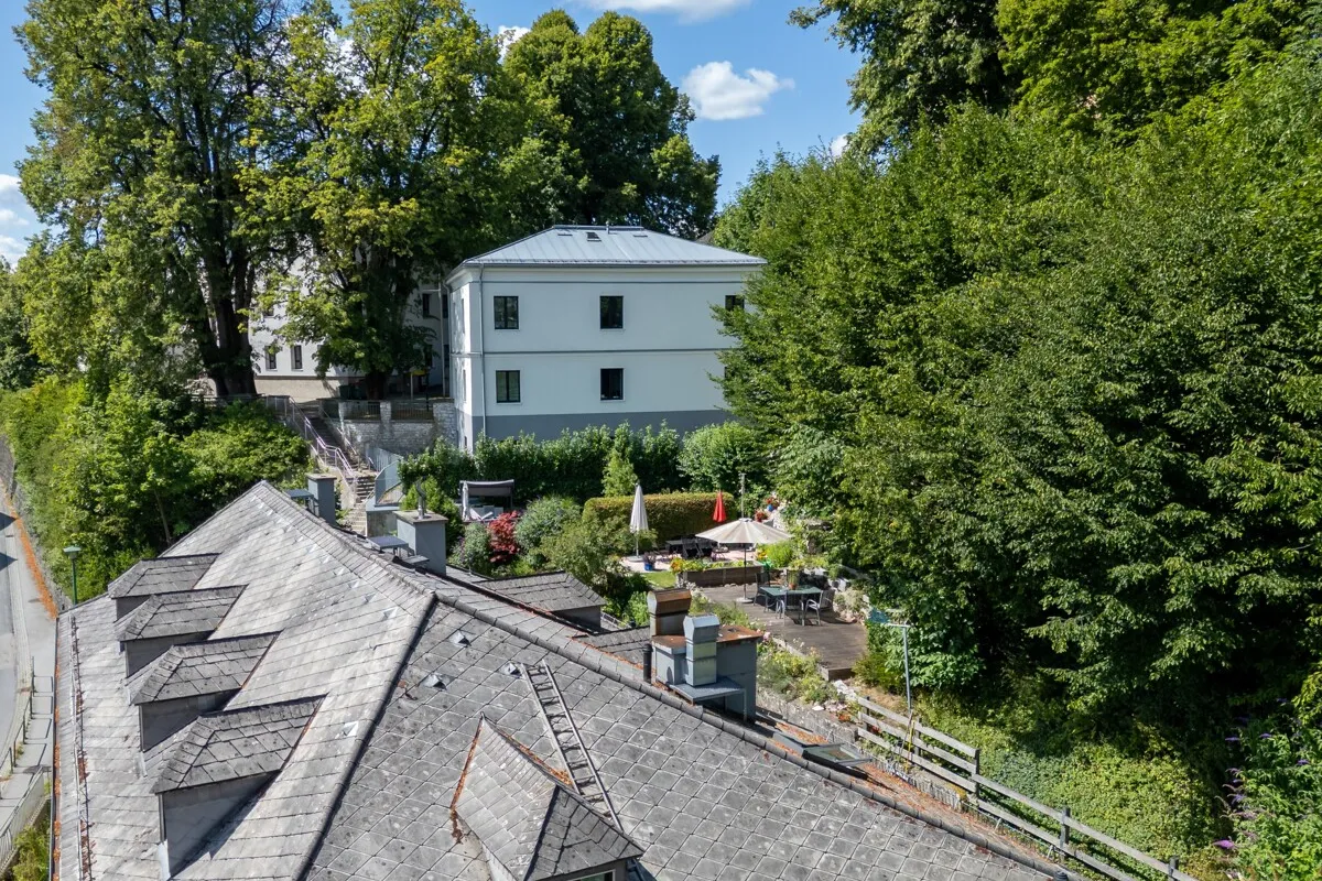 "ROCOCO GARDEN": Historic Roof Garden Apartment in the Former Bath House, image 4
